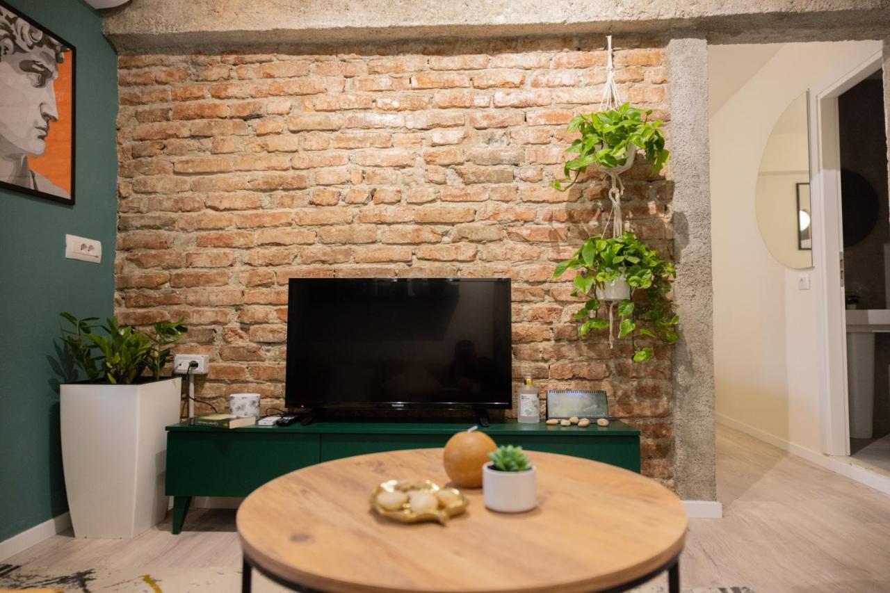 Three Doors Apartments, Kiwi 1+1 Apartment Tirana Exterior photo